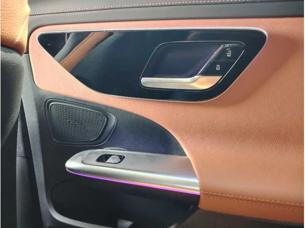 Car image 30