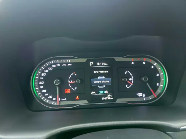 Car image 26