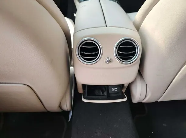 Car image 40