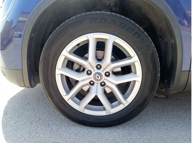 Car image 10