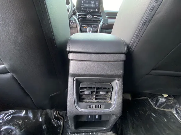 Car image 28