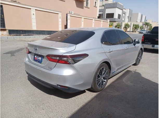 Car image 5