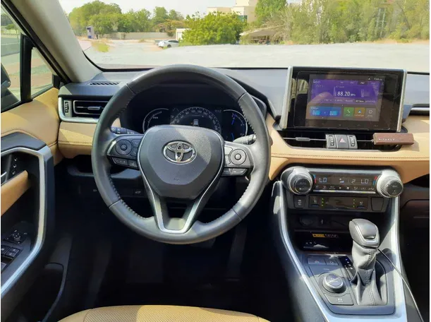 Car image 17