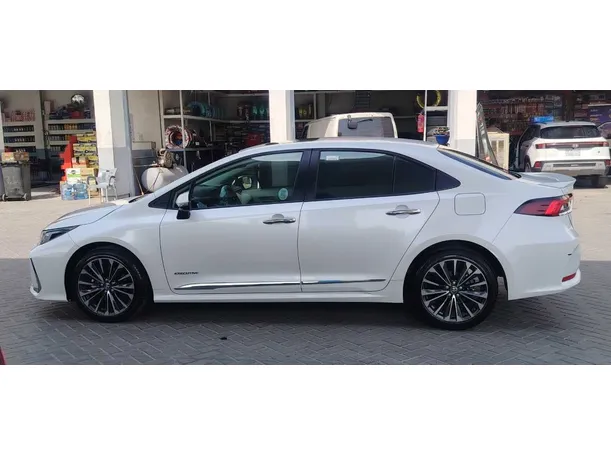 Car image 8