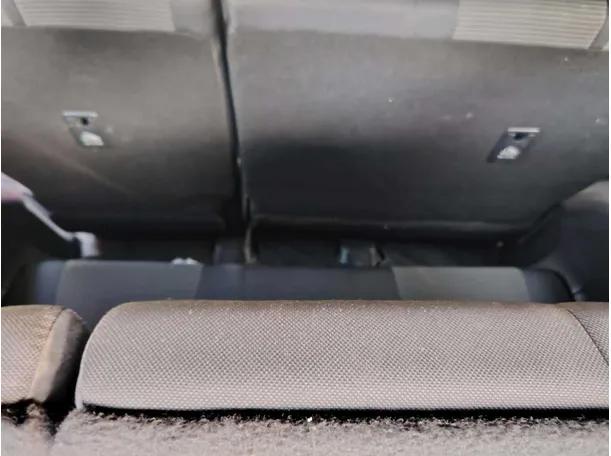 Car image 36