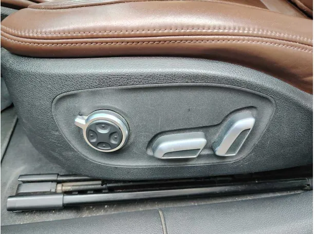 Car image 38