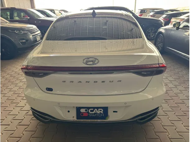 Car image 6