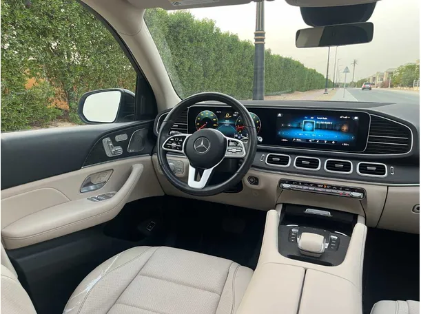Car image 29
