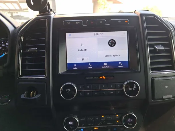 Car image 17