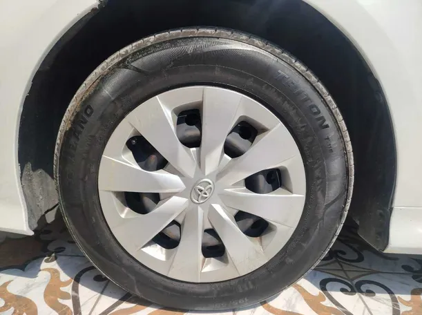 Car image 10