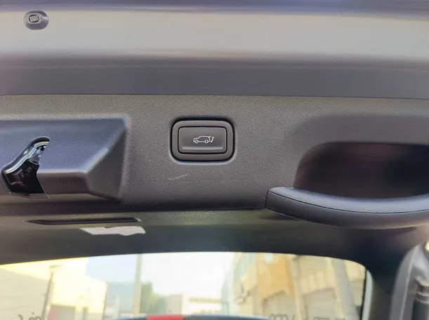 Car image 31