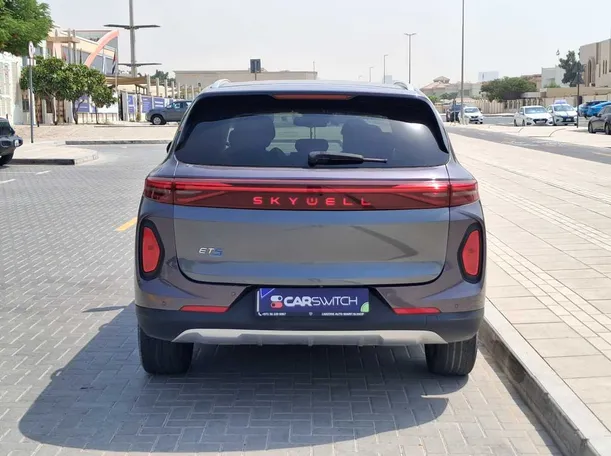 Car image 6