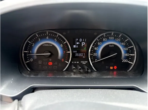Car image 10