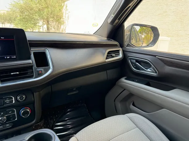 Car image 23