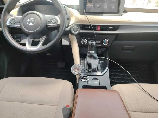 Car image 22