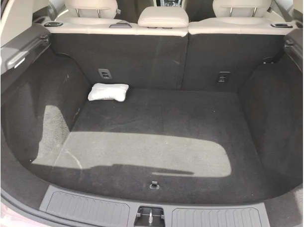 Car image 30