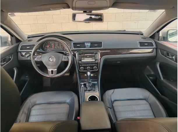Car image 18