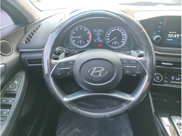 Car image 16
