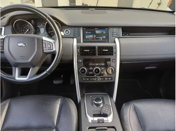 Car image 16