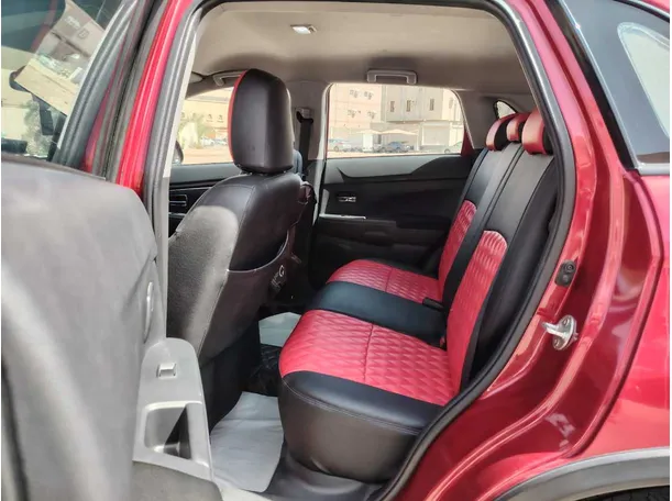 Car image 18