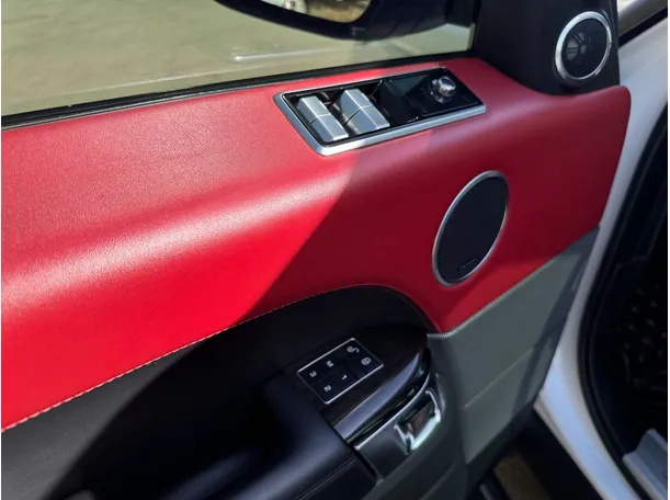 Car image 24