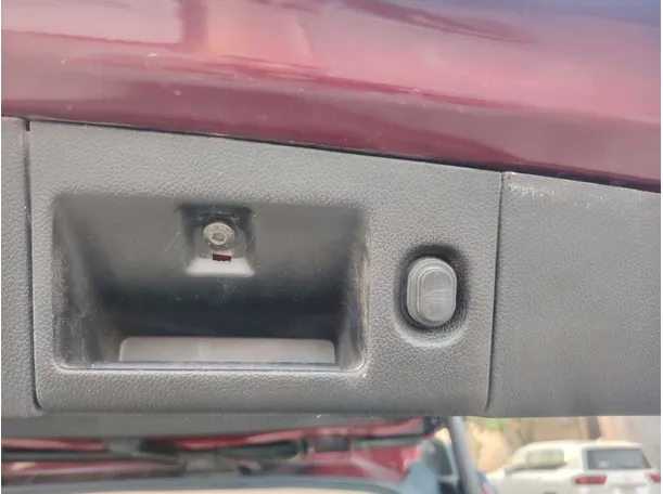 Car image 34