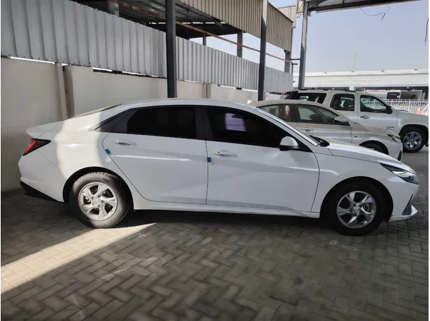 Car image 4