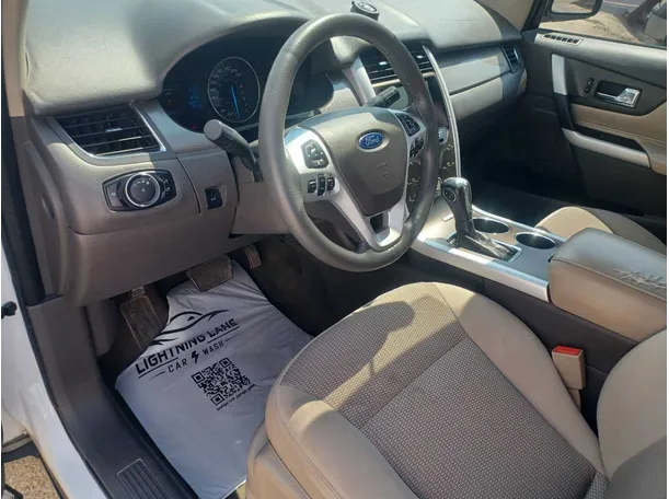 Car image 12