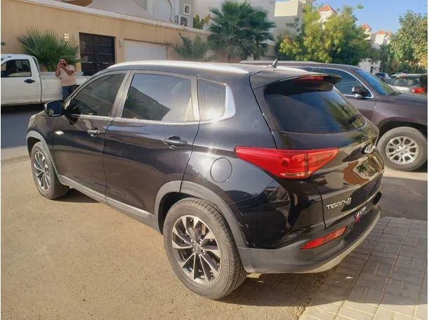 Car image 9