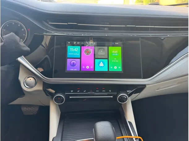 Car image 16