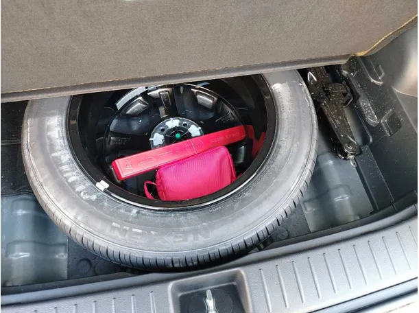 Car image 42