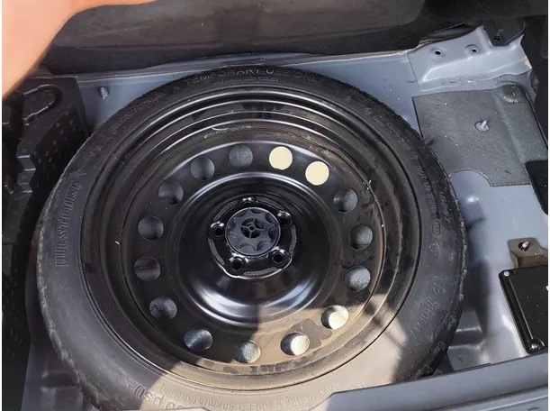 Car image 13