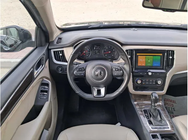 Car image 18