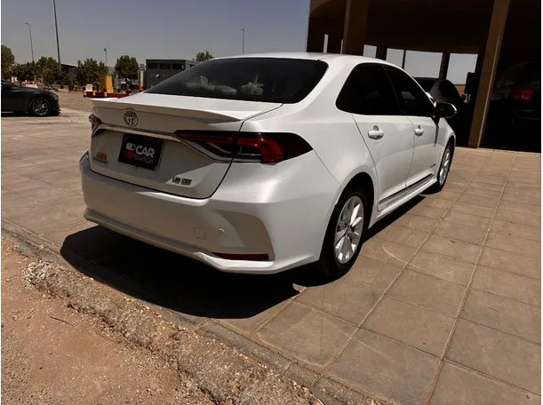 Car image 5