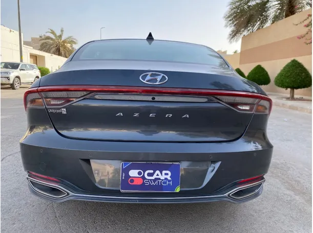 Car image 6