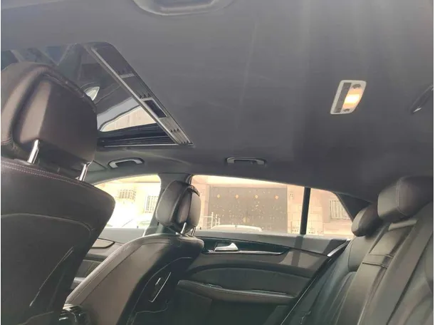Car image 36