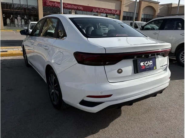 Car image 7