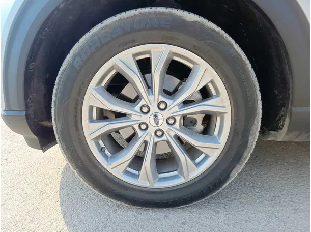 Car image 10
