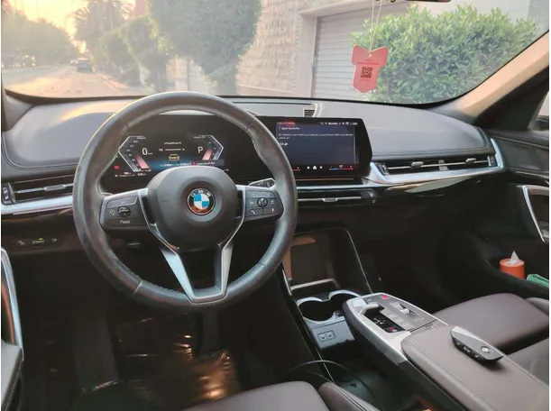 Car image 28