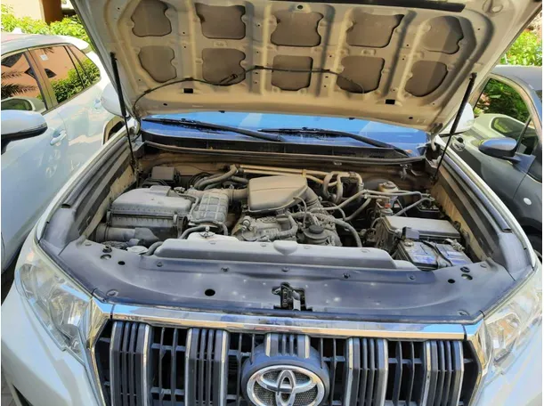 Car image 16