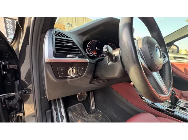 Car image 27