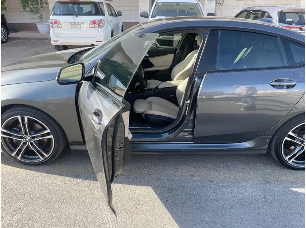 Car image 13