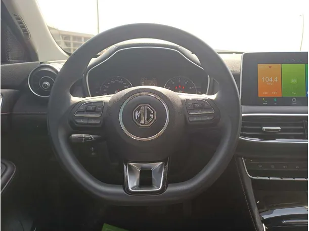 Car image 17