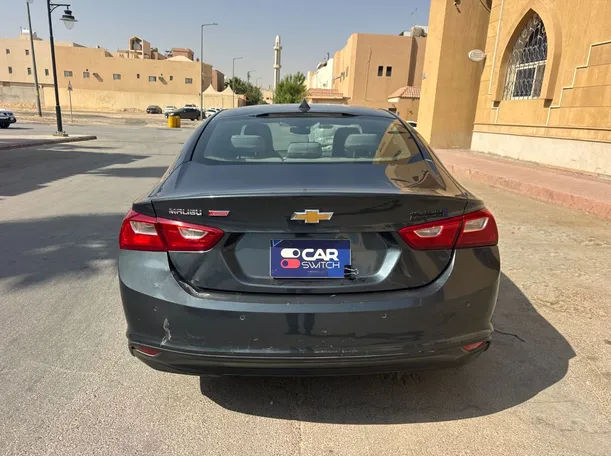 Car image 6