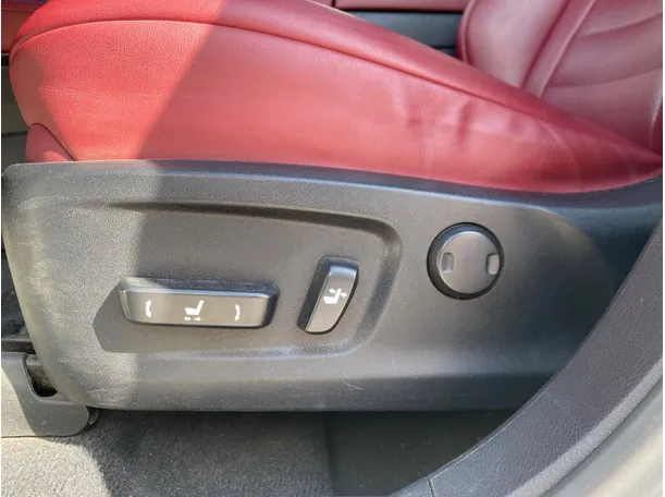 Car image 28