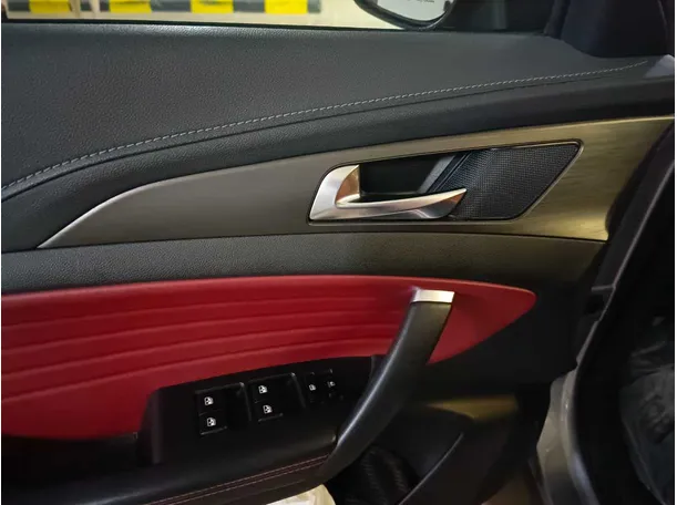 Car image 35