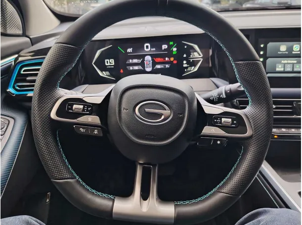 Car image 24