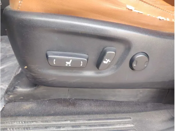 Car image 35