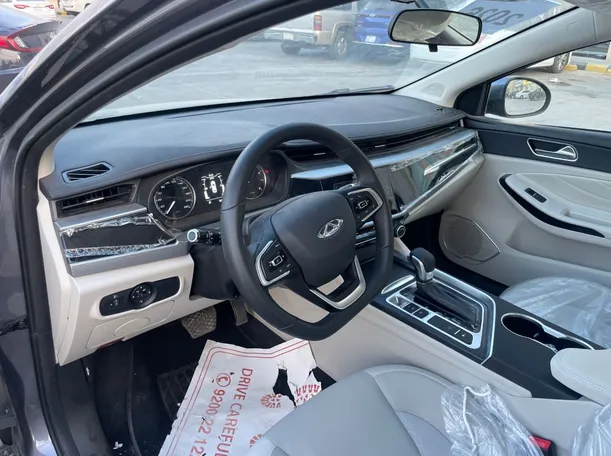 Car image 13