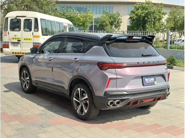 Car image 5